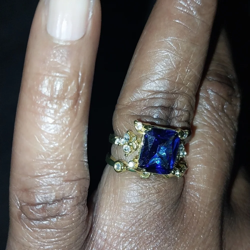 Elegant Gold and Blue Gemstone Ring Sz 6.5